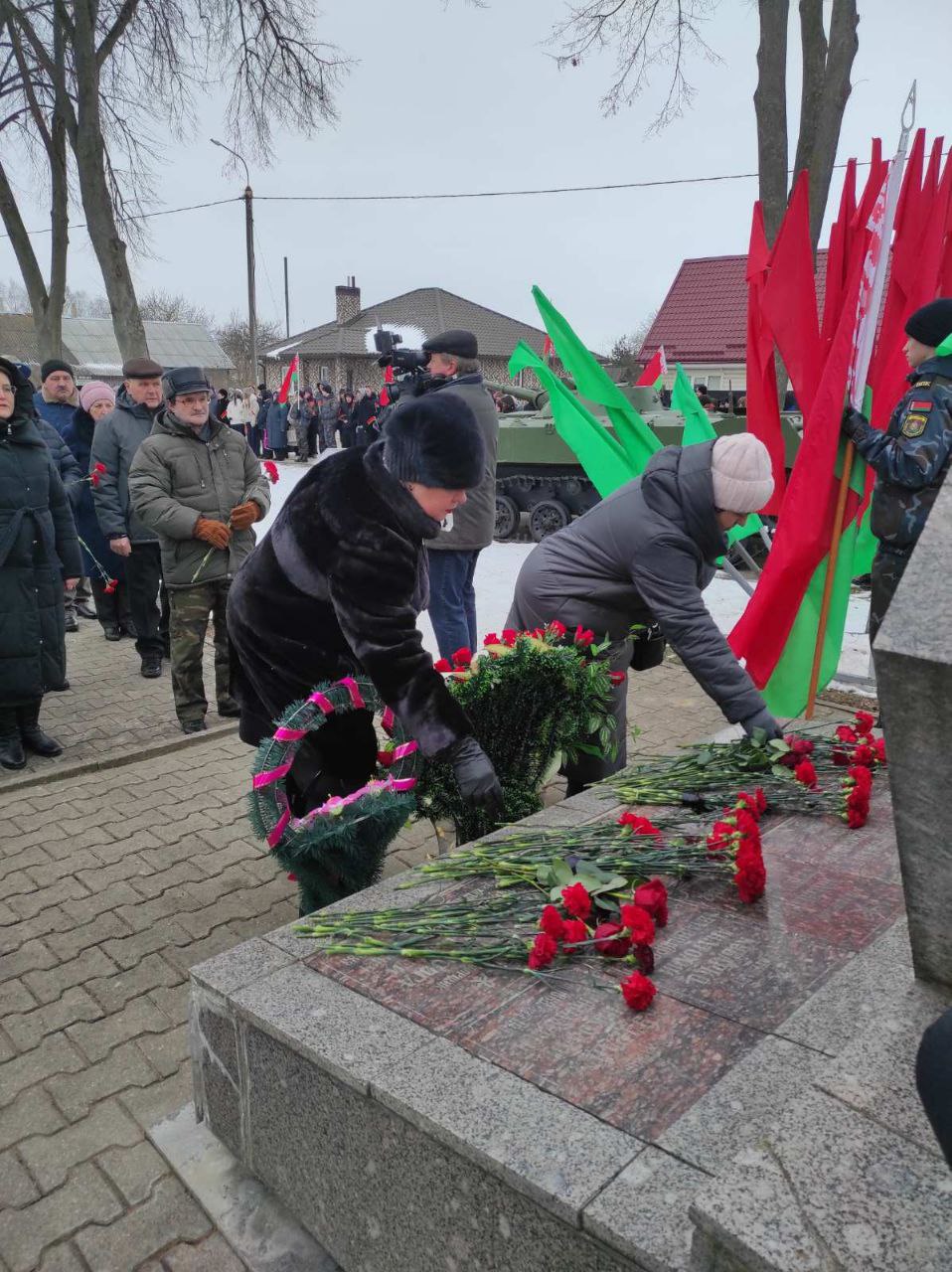 МУЖЕСТВО И ВЕРНОСТЬ ДОЛГУ