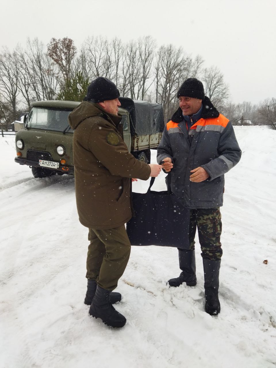 ПОЗДРАВЛЕНИЯ ВДАЛЕКЕ ОТ ДОМА